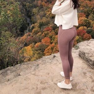 Girlfriend Leggings 7/8 Sz S EUC in dusty Rose Quartz